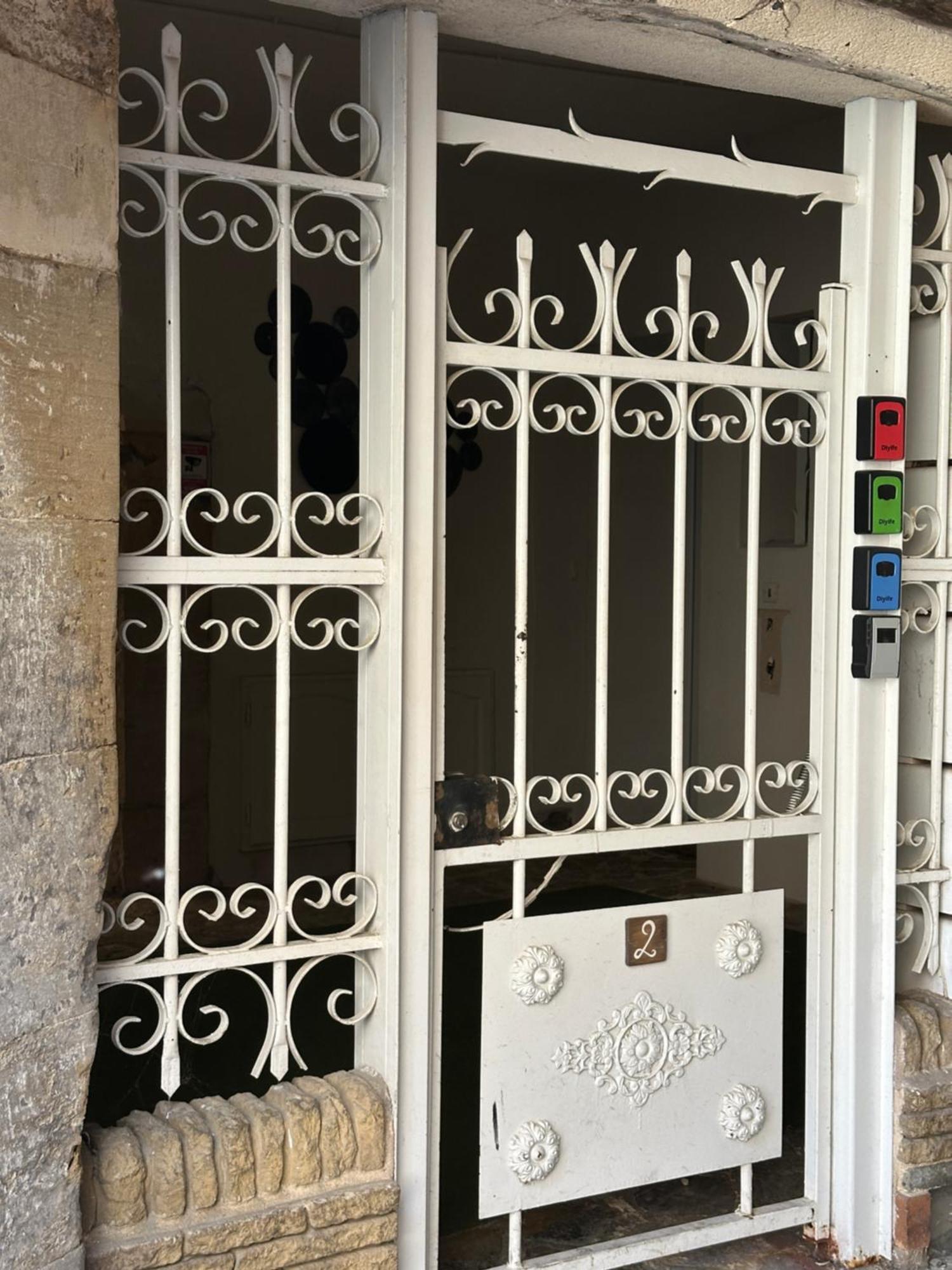 Apartamento L Atelier De La Sorgue LʼIsle-sur-la-Sorgue Exterior foto